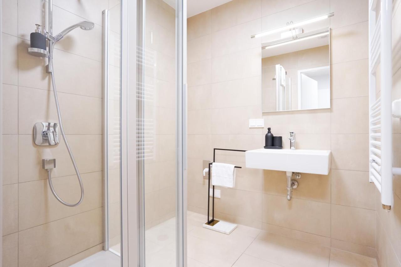 Boutique Studio With Terrace And Pool Wien Eksteriør billede
